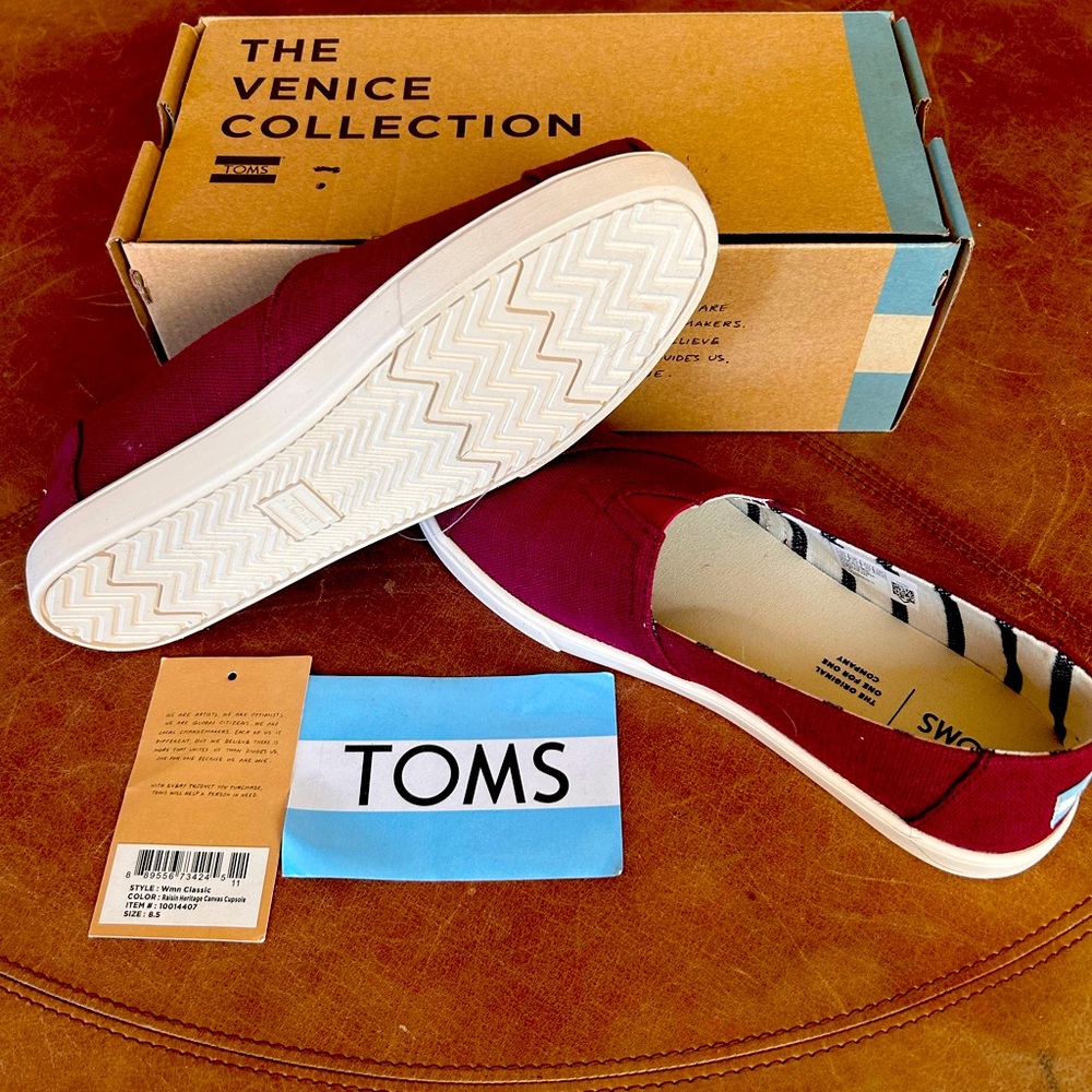 Tom’s Classic Canvas- New in box!